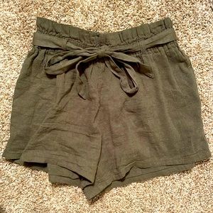 Hollister XS olive green linen belted shorts